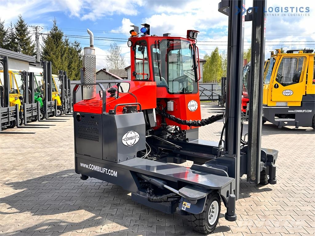 Combilift C4000 / TRIPLEX / 9300MM / FREE LIFT / FORK POSITI Nelitietrukit