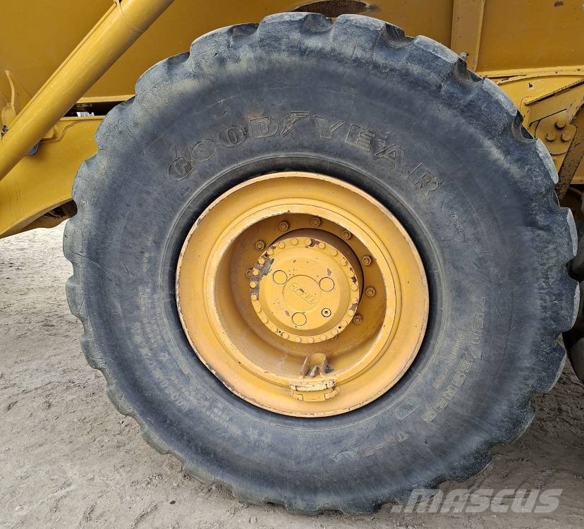 Bell B 30 E NB-5 Knik dumptrucks