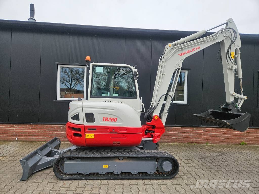 Takeuchi TB260 stage V Midigravere 7 - 12t