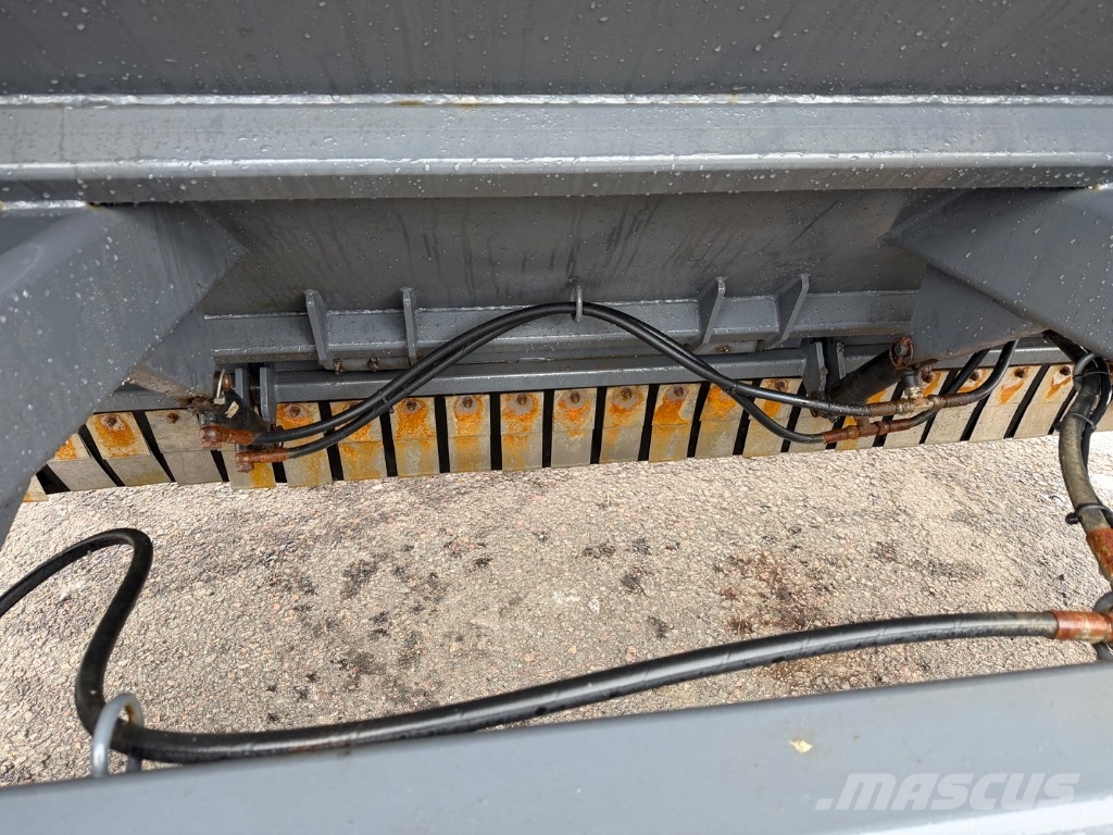 Serco Reko 8000 TVH 砂鹽撒布機