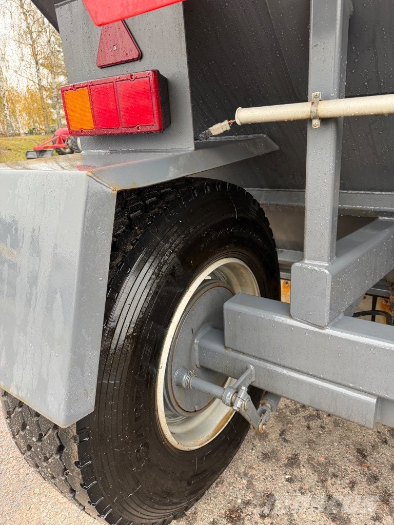 Serco Reko 8000 TVH 砂鹽撒布機