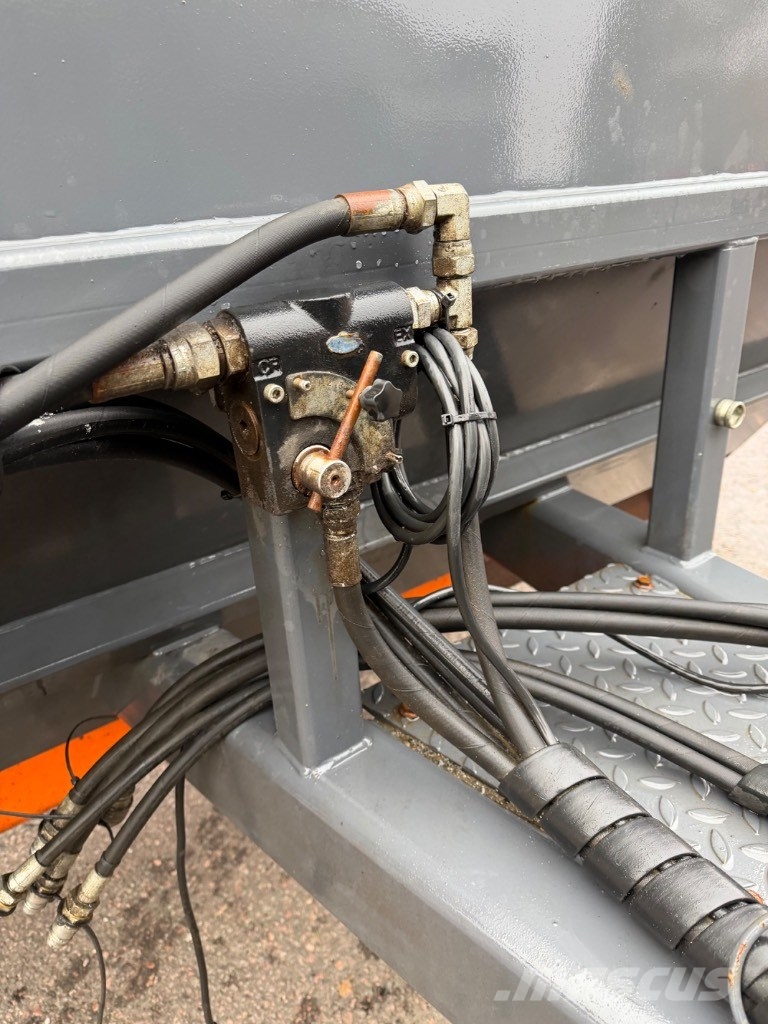 Serco Reko 8000 TVH 砂鹽撒布機