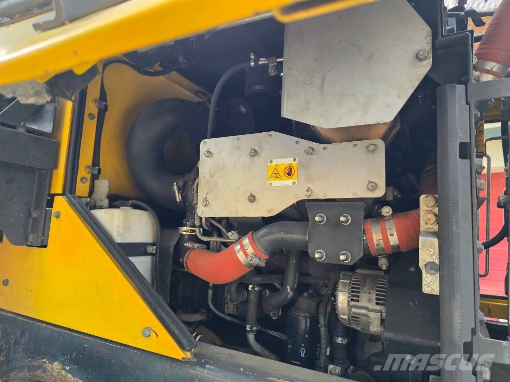 Komatsu WA 320-7 Radlader