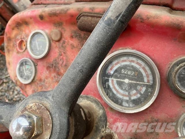 Massey Ferguson 135 Traktorji