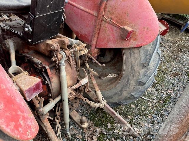 Massey Ferguson 135 Traktorji