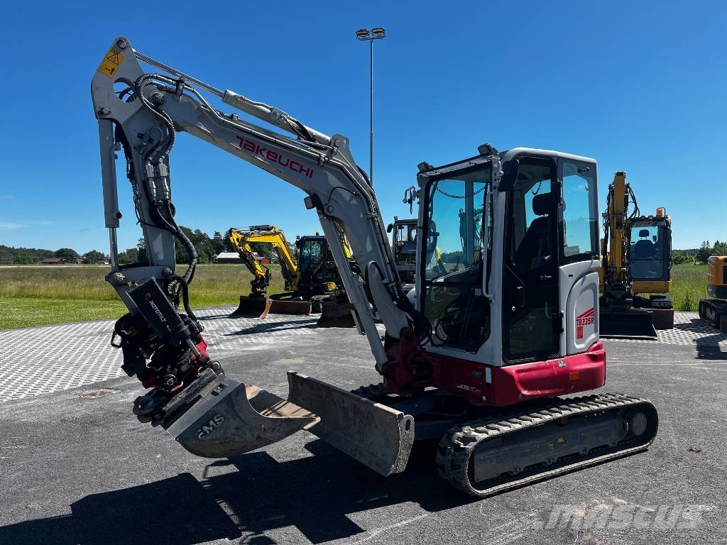 Takeuchi TB 335 R Minigraafmachines < 7t