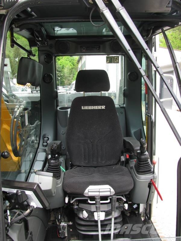 Liebherr R922 LC 1 izkopna žlica Likufix Bagri goseničarji