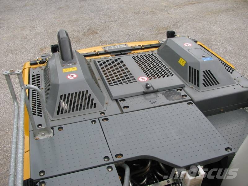 Liebherr R922 LC 1 izkopna žlica Likufix Bagri goseničarji