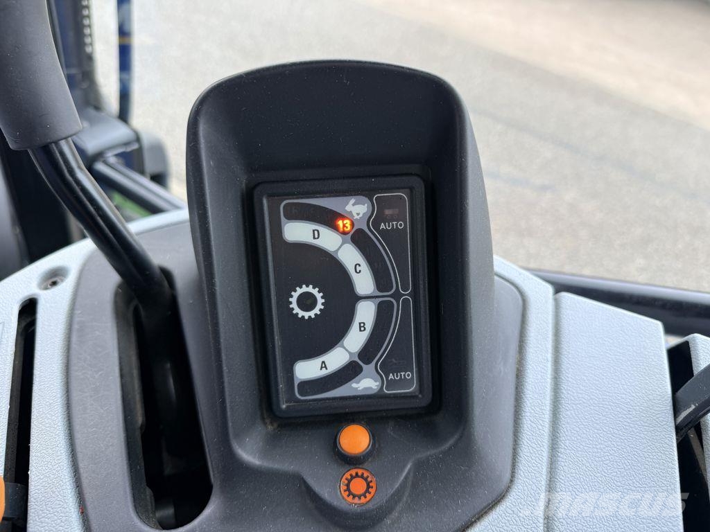 New Holland T6.120 Electro Command Tractors