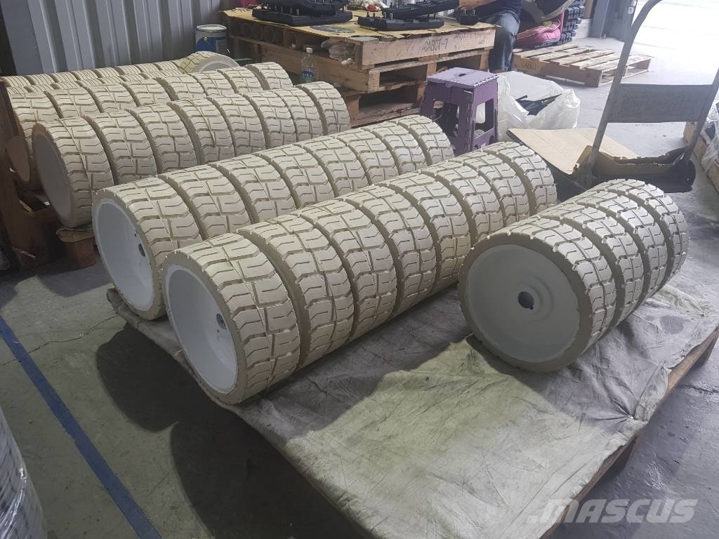 Genie Scissor lift 1930 tire 12x4.5 Rehvid, rattad ja veljed