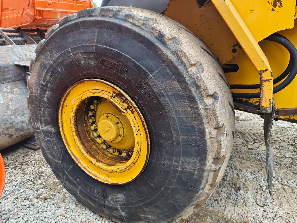 Volvo L 180 E Rataslaadurid