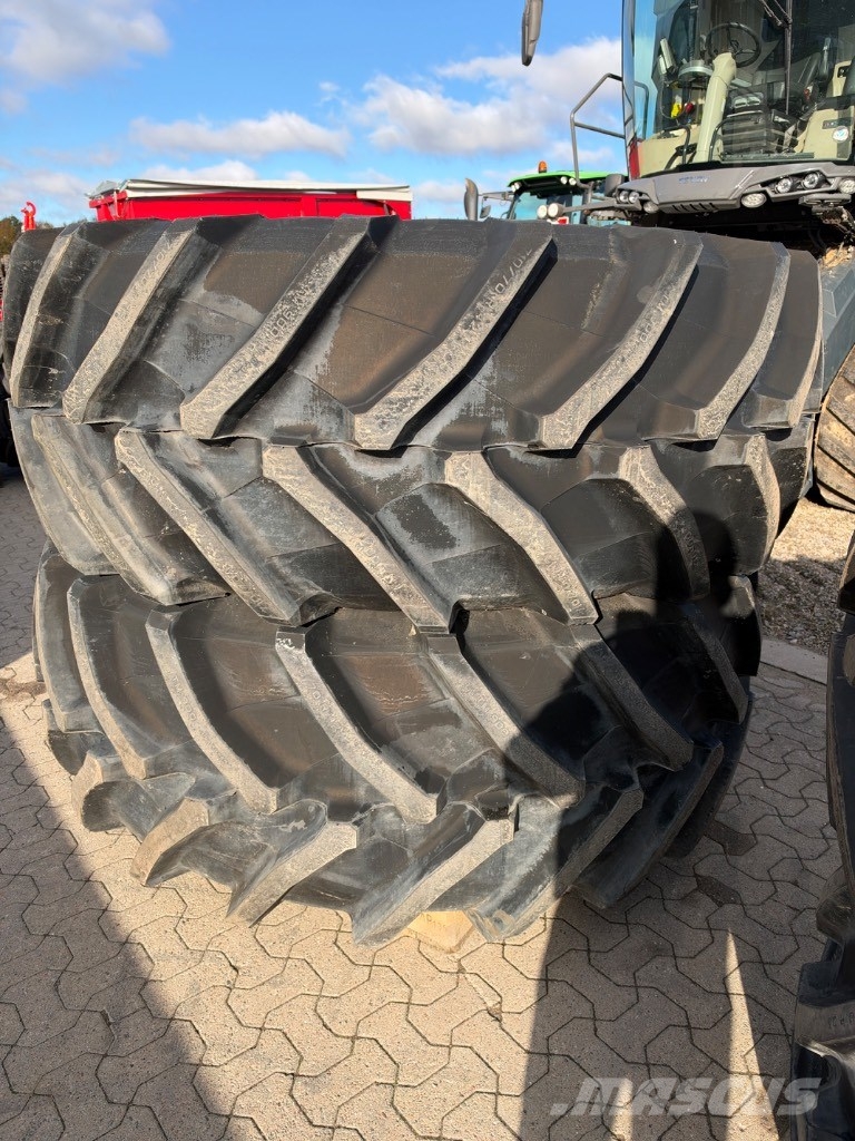 Däck & Fälg Trelleborg 600/70R28 & 710/70R42 TM900 Gume, točkovi i felne