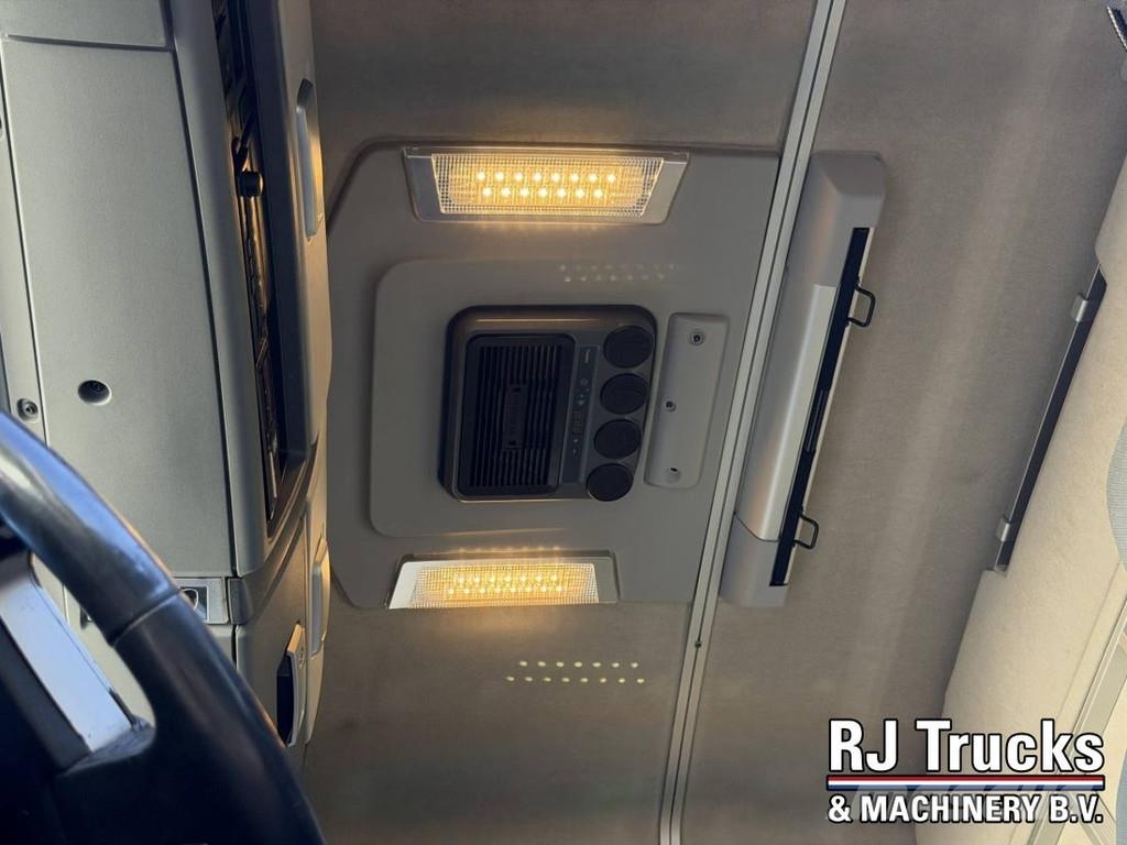 Renault T480 HIGH - Retarder | Smart Tacho V2 | Side Skirt Tractor Units