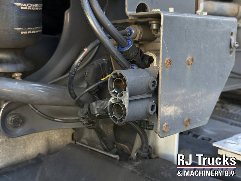 Renault T480 HIGH - Smart Tacho V2 | Side Skirts | NL Truc Naudoti vilkikai