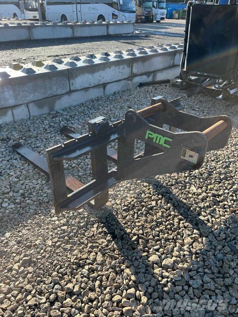 CAT 317 GC 07C 3D / TILTROTATOR / AC / PALLET FORKS Escavatori cingolati