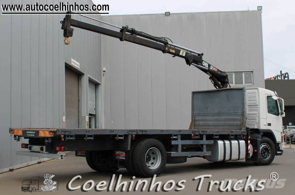 Volvo FM 340 + Hiab 081 Camiones de cama baja