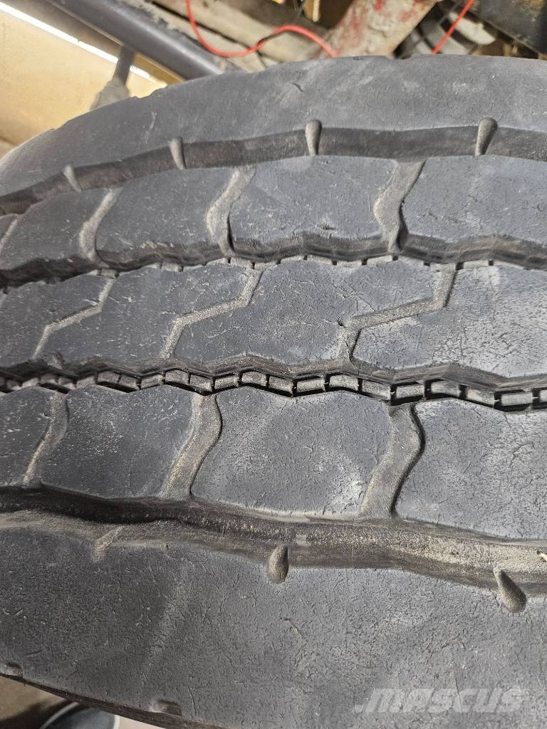 Volvo FH16 6x4 HMF 2220, vl laite+ vetopöytä lava Tovornjaki z žerjavom