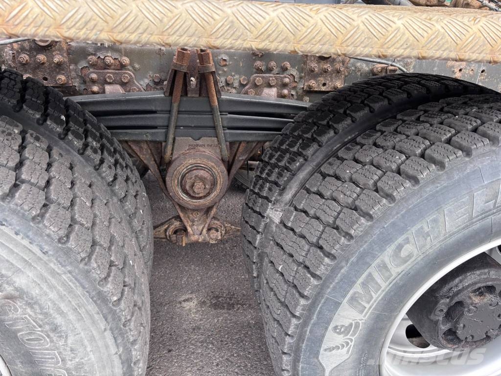Volvo FH16 6x4 HMF 2220, vl laite+ vetopöytä lava Tovornjaki z žerjavom