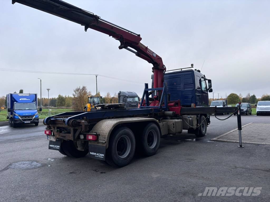 Volvo FH16 6x4 HMF 2220, vl laite+ vetopöytä lava Tovornjaki z žerjavom