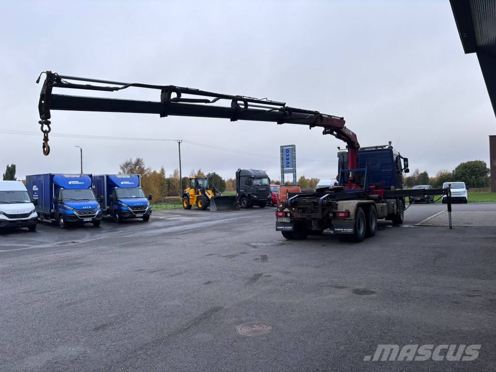 Volvo FH16 6x4 HMF 2220, vl laite+ vetopöytä lava Tovornjaki z žerjavom