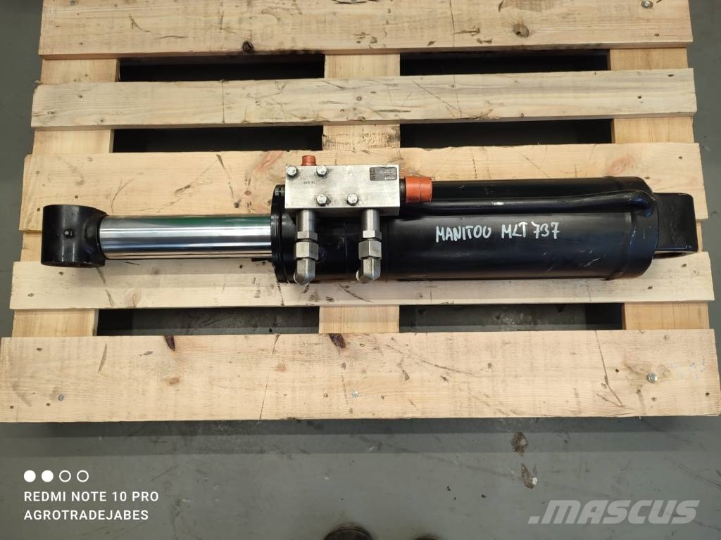 Manitou MLT 733 bucket leveling cylinder Booms and arms