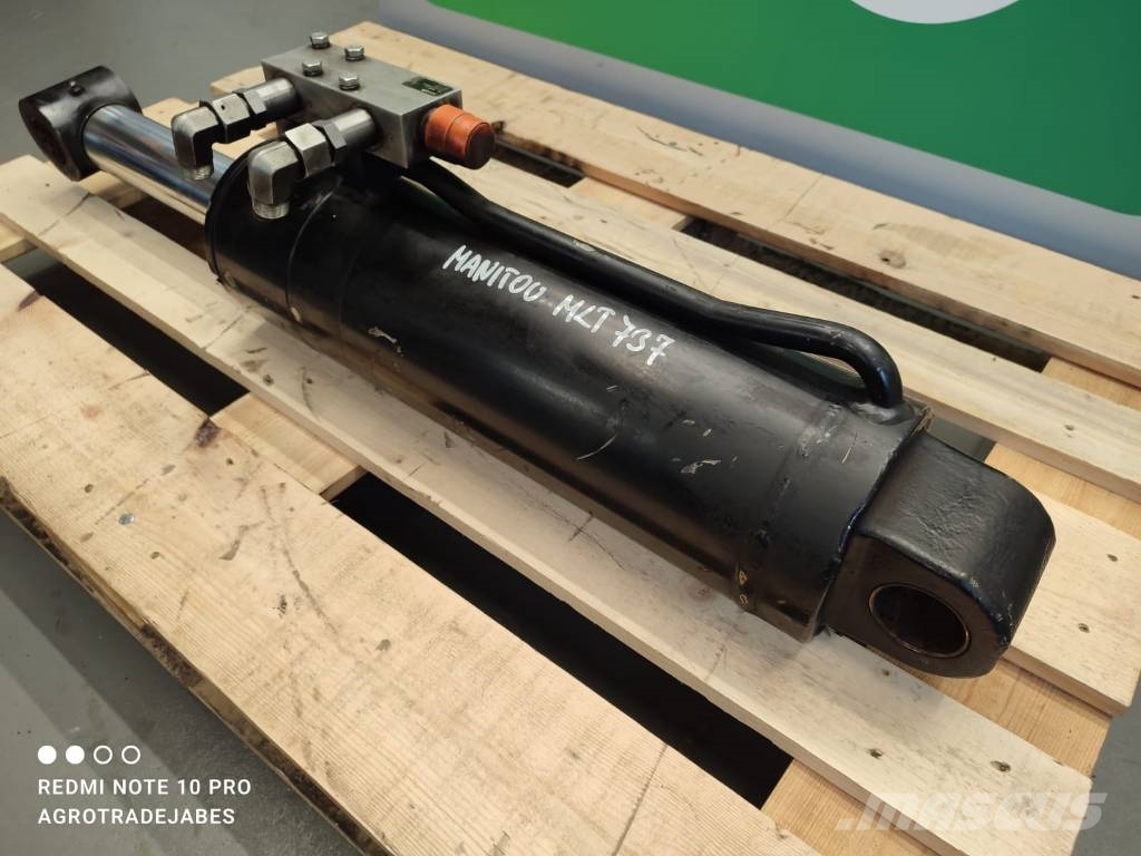 Manitou MLT 733 bucket leveling cylinder Booms and arms