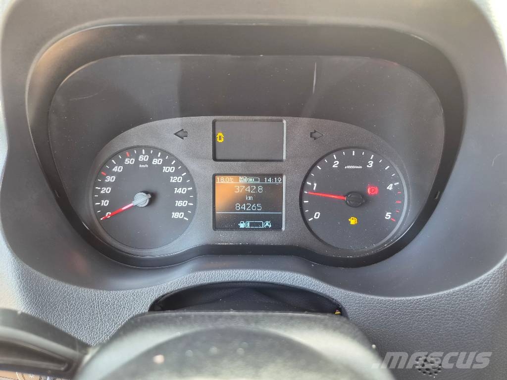 Mercedes-Benz Sprinter 211 CDI L1H2 84Tkm Lätta lastbilar