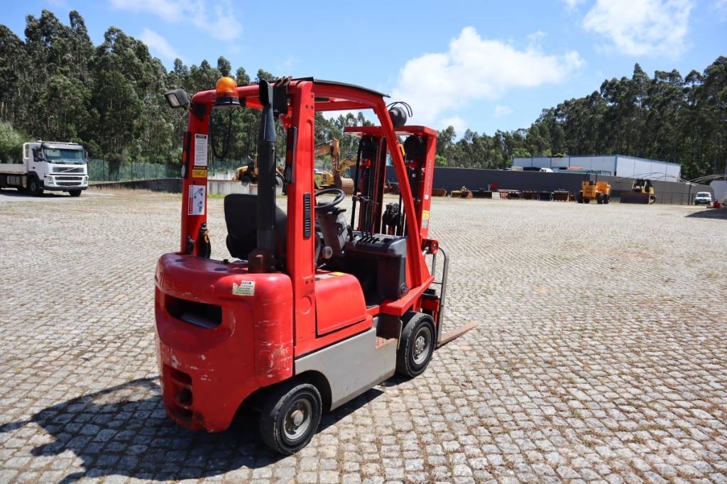 Nissan Y1D1A15Q 1300 kg Dieselové vozíky