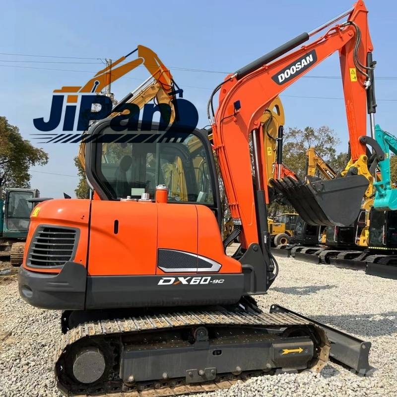 Doosan DX 60-9C 소형 굴삭기 7톤 미만