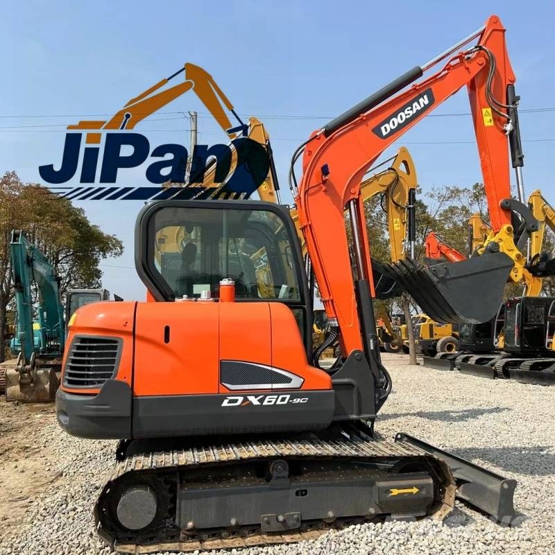 Doosan DX 60-9C 소형 굴삭기 7톤 미만