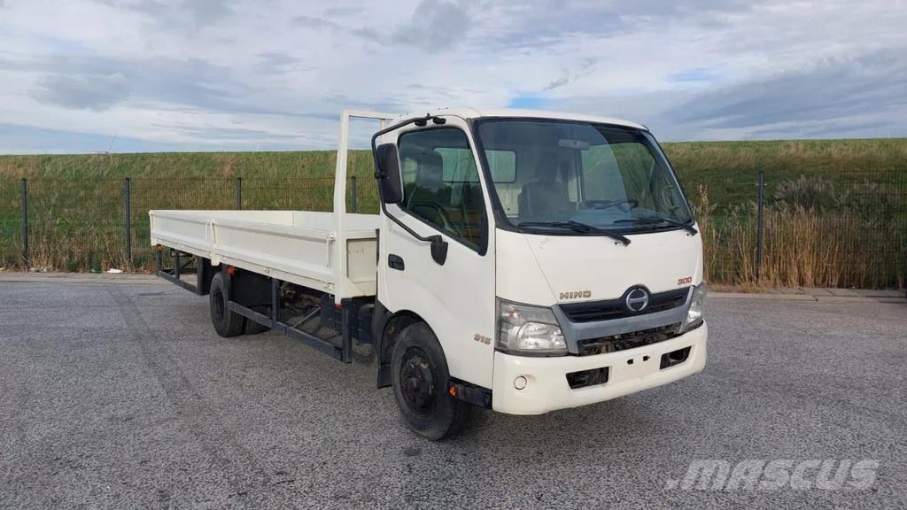 Hino XZU730L 8,5 TON GROSS Ldv/dropside