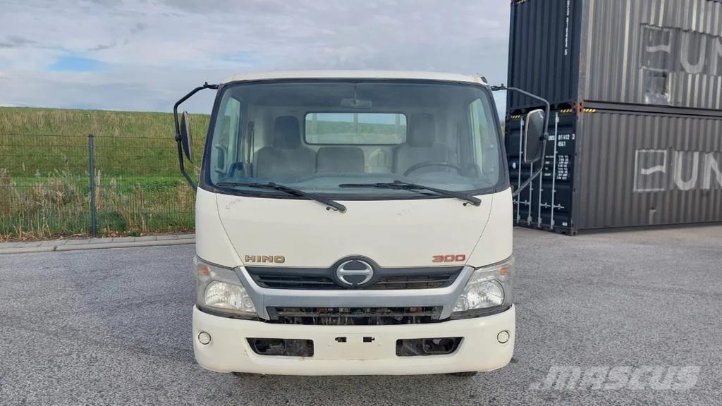 Hino XZU730L 8,5 TON GROSS Ldv/dropside
