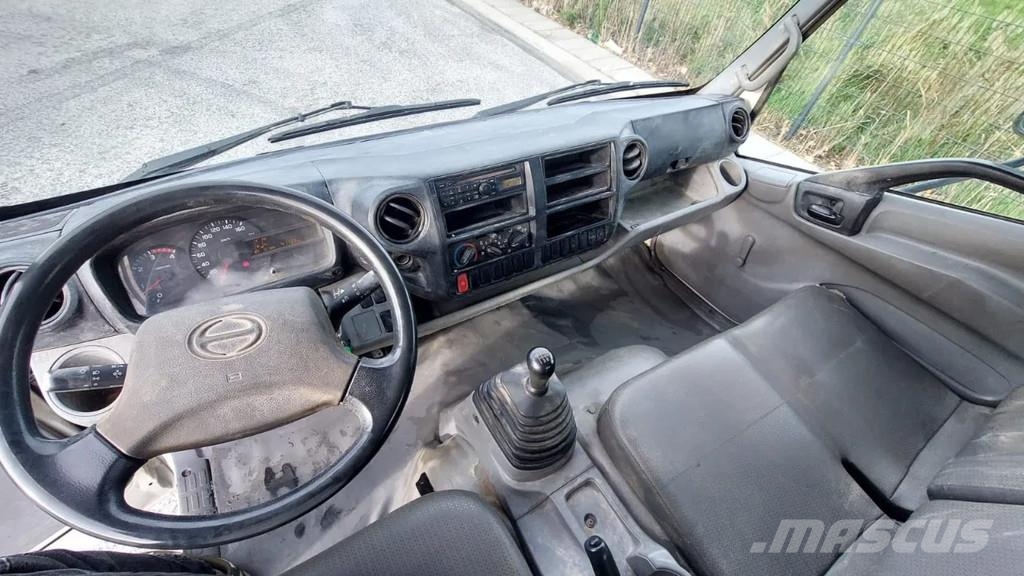 Hino XZU730L 8,5 TON GROSS Ldv/dropside