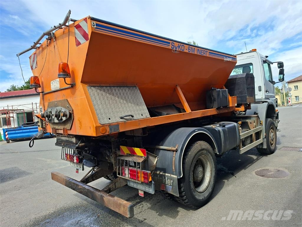 Mercedes-Benz 1823 4X4 شاحنات بمقصورة وهيكل