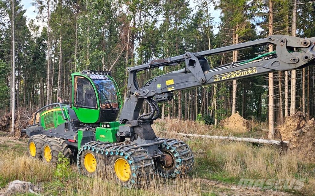 John Deere 1170G Timber Harvester/H414 Head حصادات