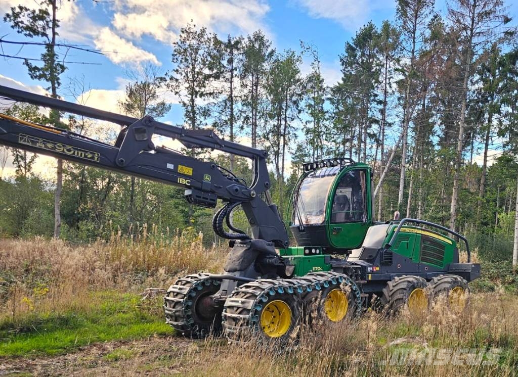 John Deere 1170G Timber Harvester/H414 Head حصادات