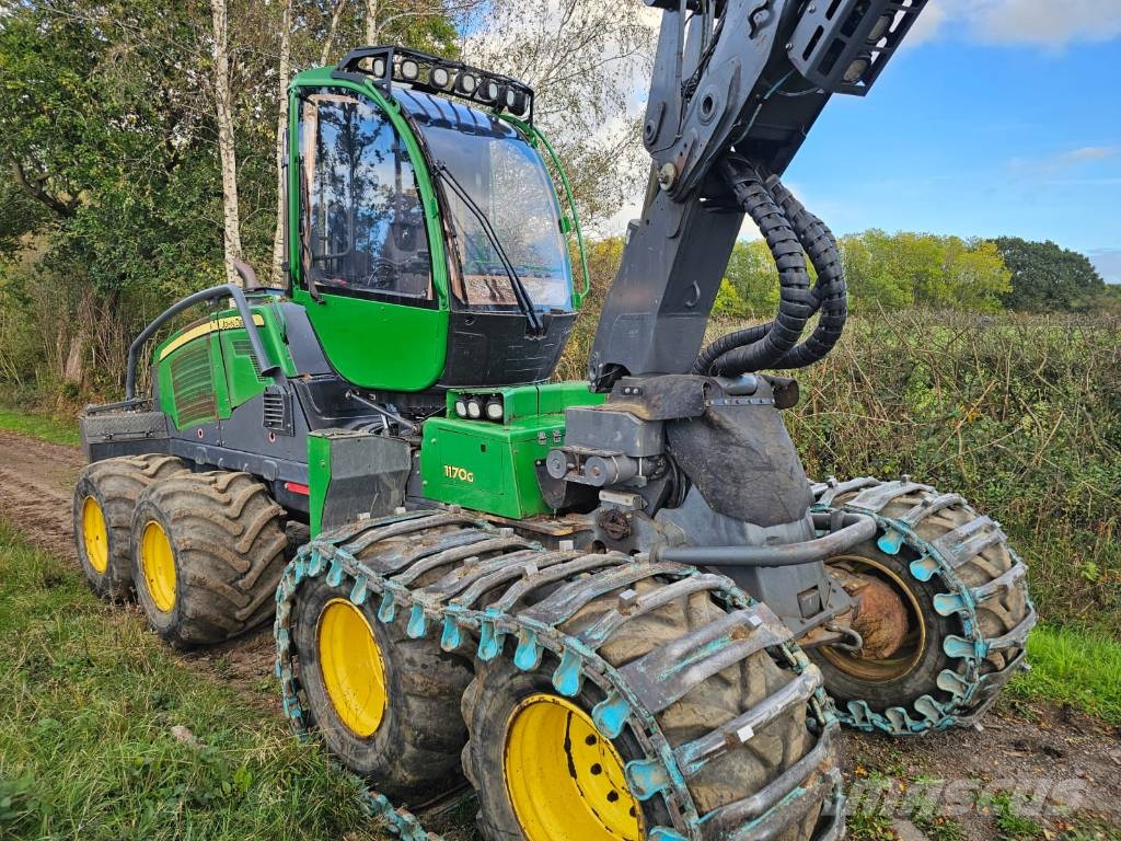 John Deere 1170G Timber Harvester/H414 Head حصادات
