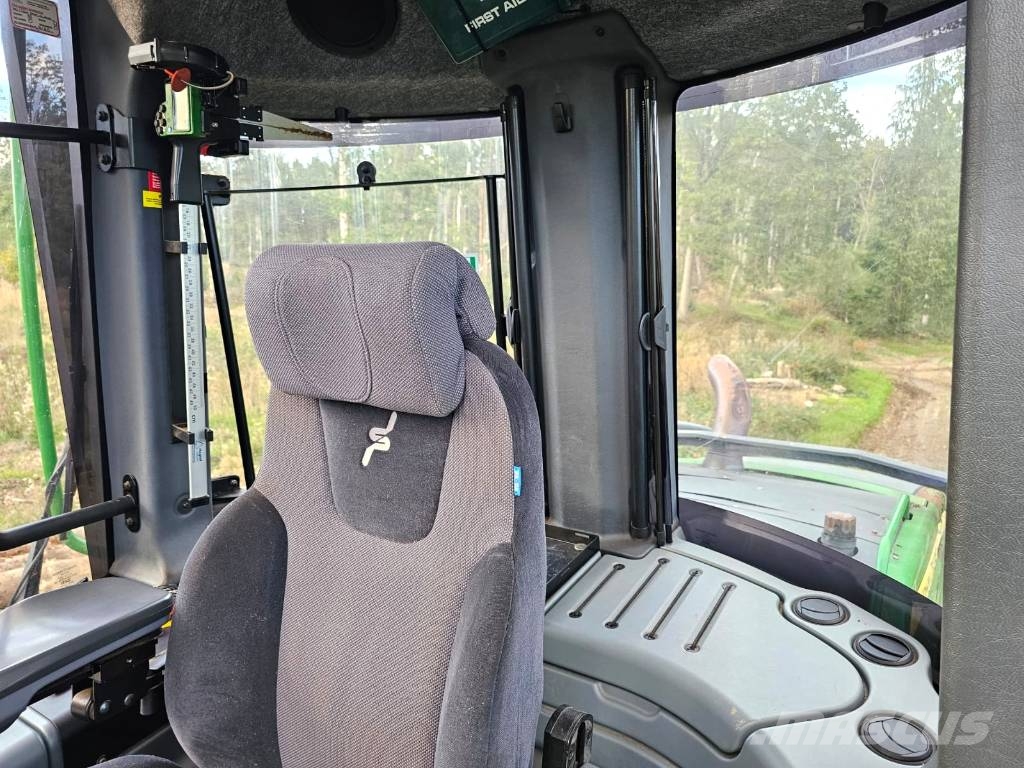 John Deere 1170G Timber Harvester/H414 Head حصادات