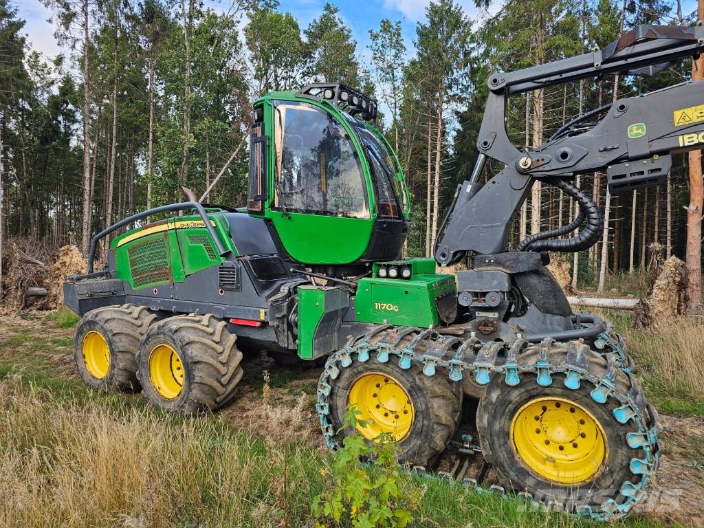 John Deere 1170G Timber Harvester/H414 Head حصادات