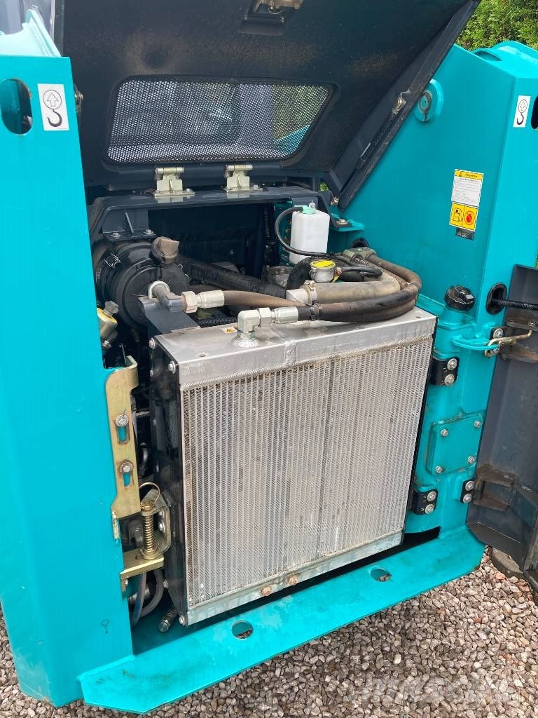 Sunward SWL 3230 Bobcat S 650 لوادر انزلاقية التوجيه