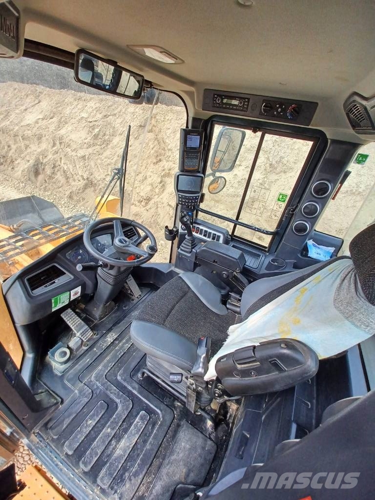 Hyundai HL 970 لوادر بعجل