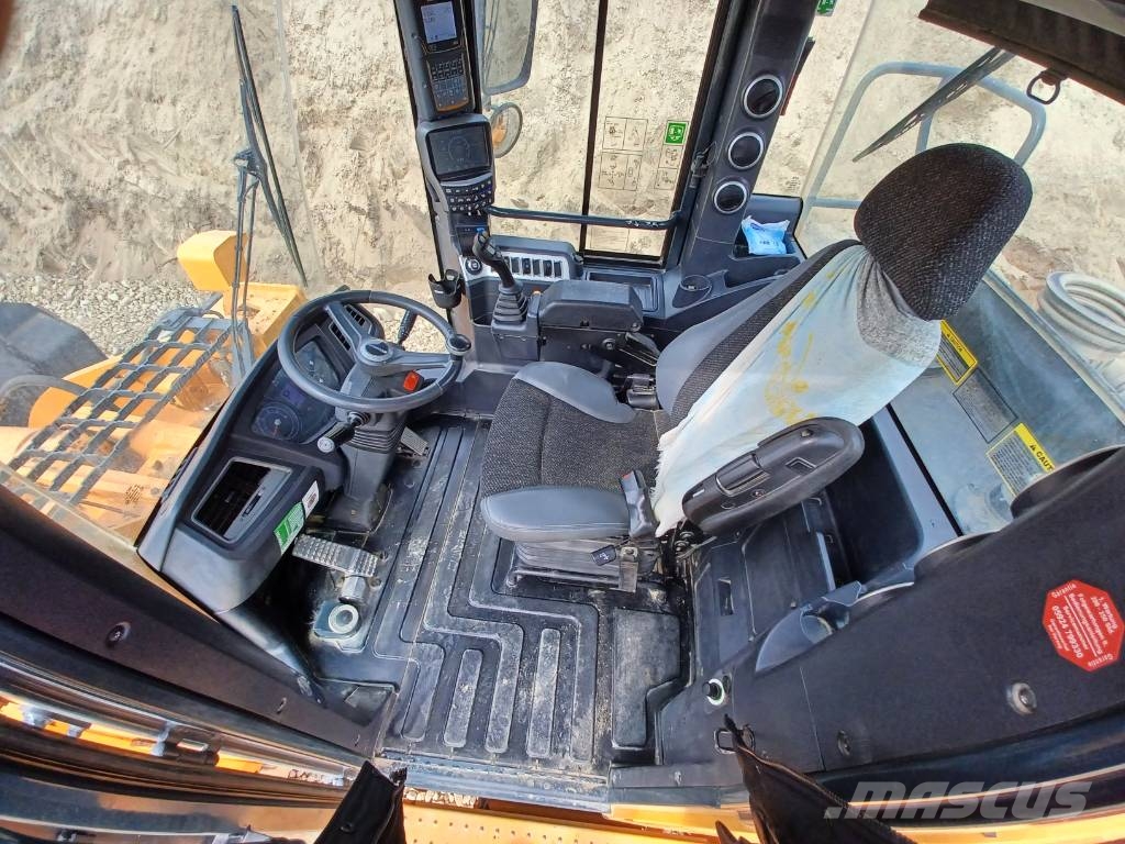Hyundai HL 970 لوادر بعجل