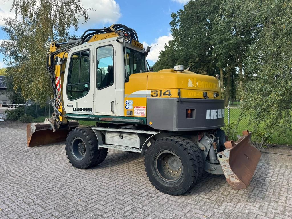 Liebherr A312 Mobiele kraan CW30 + kenteken Gumikerekes kotrók