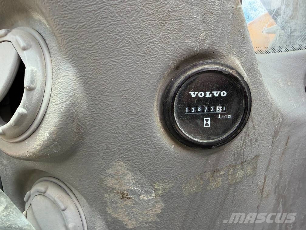 Volvo EC 300 EL Escavadeiras de esteiras