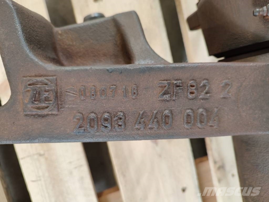 Kubota Rear linkage 2093440004 KUBOTA M7151 Chassis e suspensões