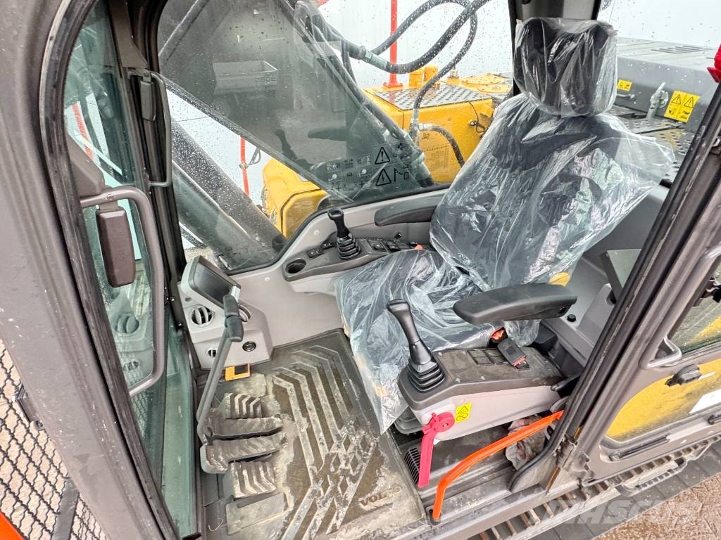 Volvo EC220D - New / Unused Crawler excavators
