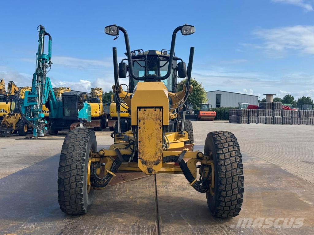 CAT 140M2 AWD Грейдери