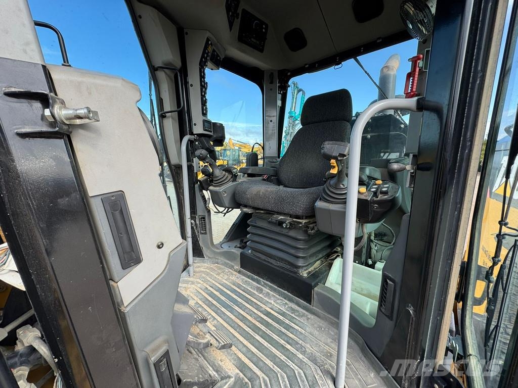 CAT 140M2 AWD Грейдери