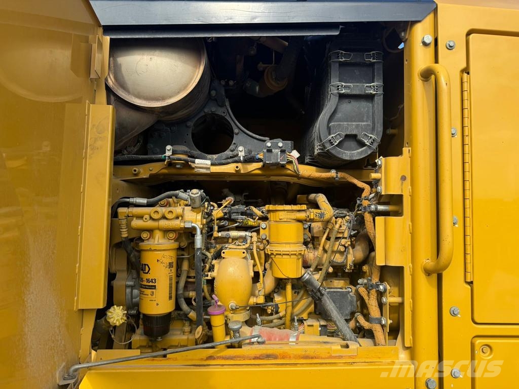 CAT 140M2 AWD Грейдери