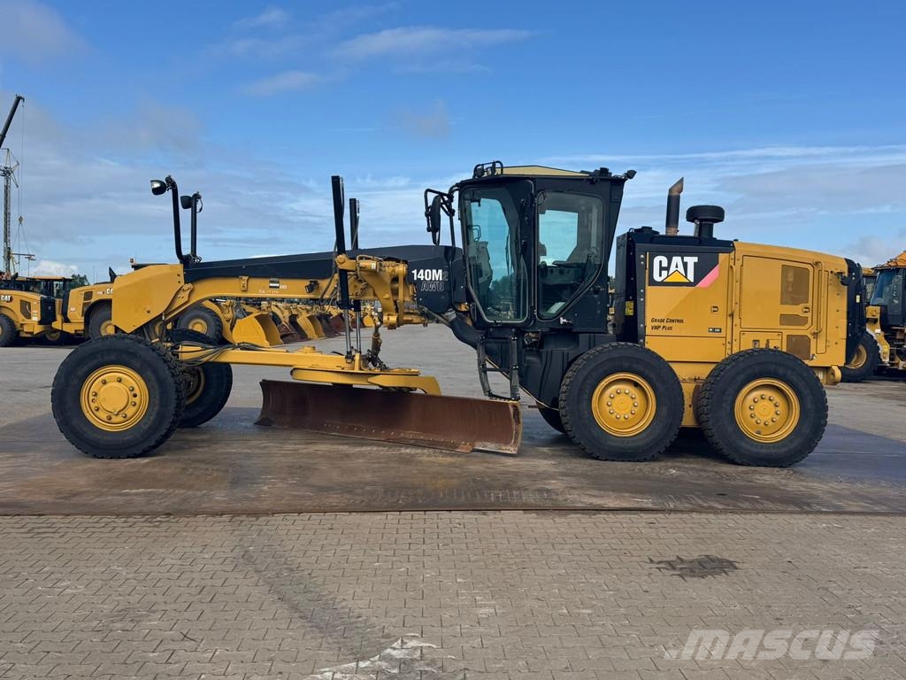 CAT 140M2 AWD Грейдери